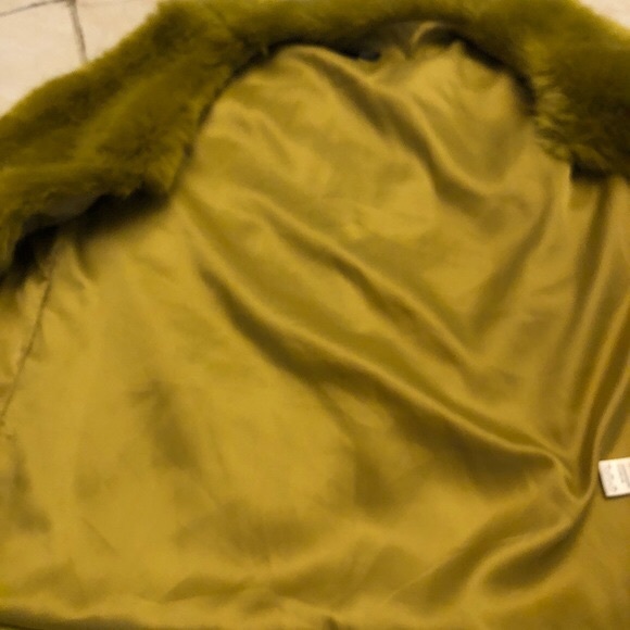 NW Topshop faux fur vest last day - Picture 2 of 5